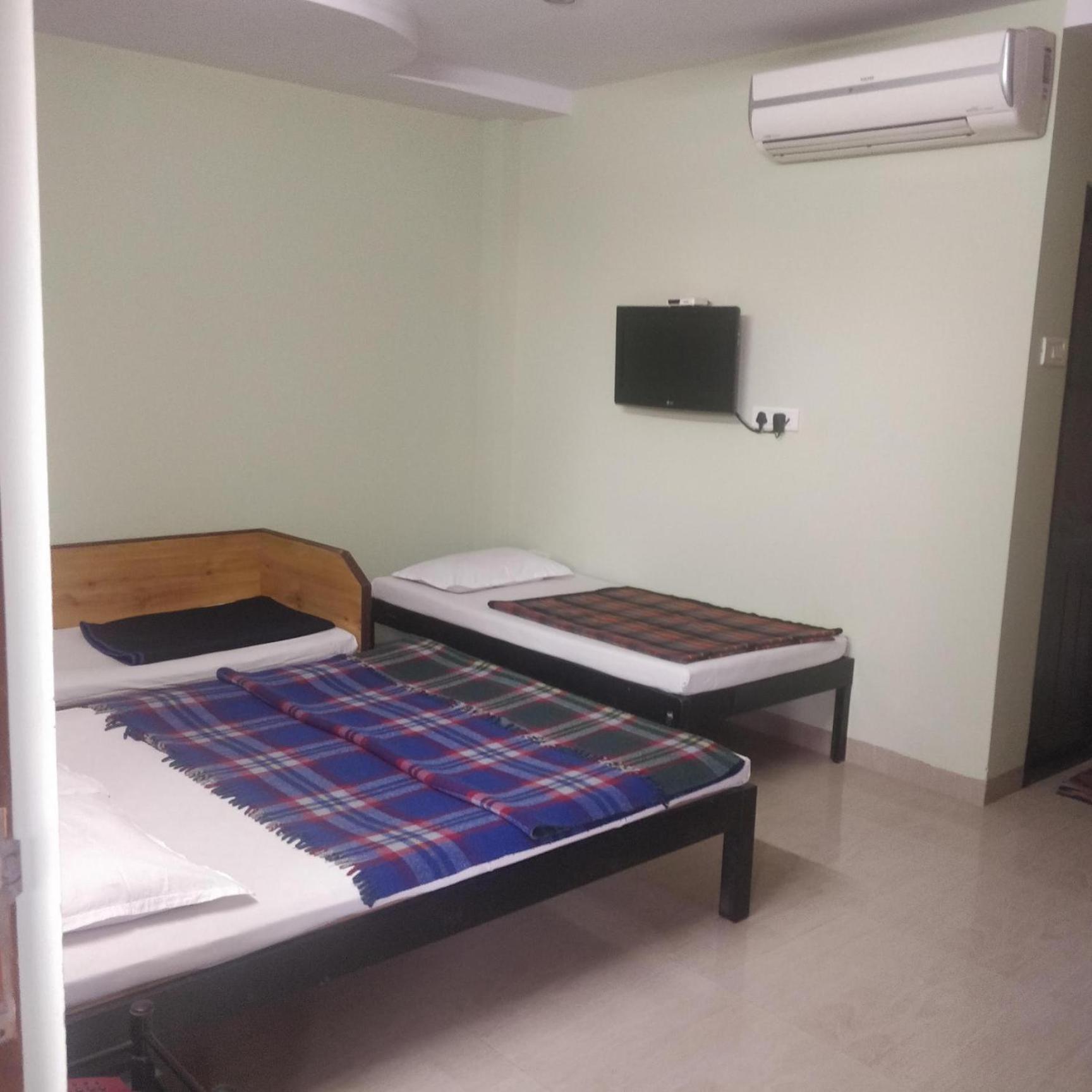 Hotel Delta Executive Ширди Екстериор снимка