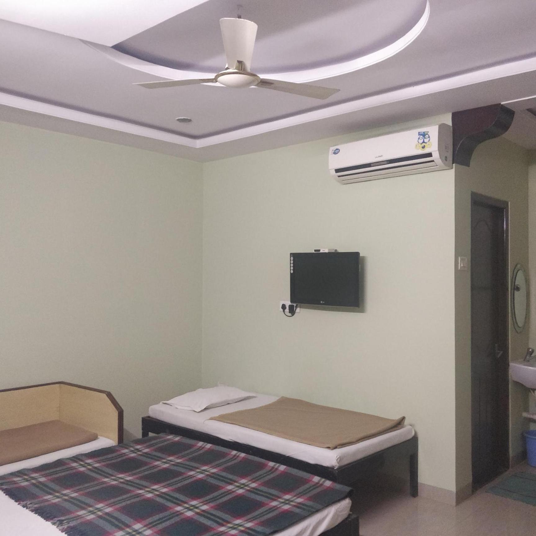Hotel Delta Executive Ширди Екстериор снимка