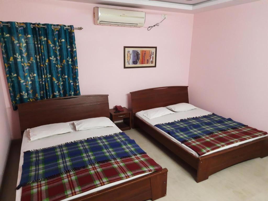 Hotel Delta Executive Ширди Екстериор снимка